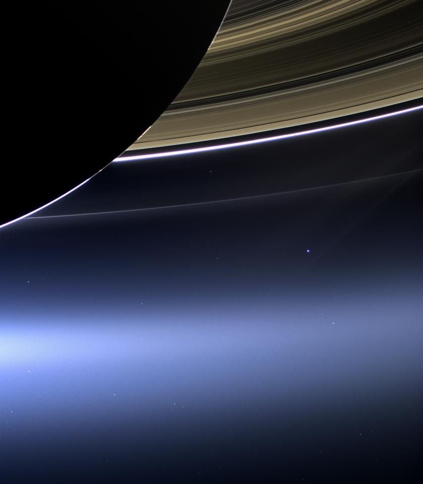 A terra vista de Saturno pela Cassini 