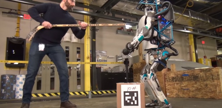 Boston Dynamics revela robô que sabe abrir portas e que se adapta ao terreno - ou como inicia o fim da humanidade ;)